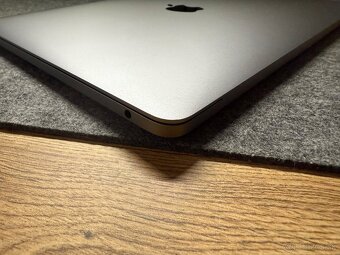 MacBook Pro 13” (2017) – 256GB, Space Gray – Nová batéria - 10