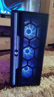 Predam skvelý herny PC/ RYZEN 5 3600X/4,4GHz/8GB GeForce RTX - 10
