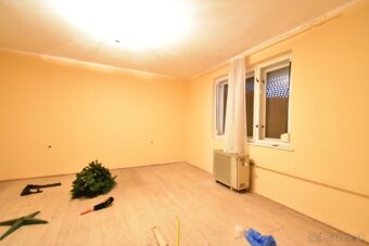 Viničné: rodinný dom postavený na pozemku 854 m2 - 10