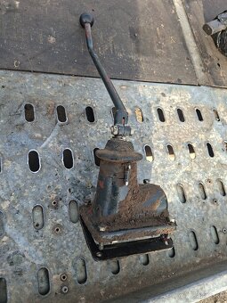 ROZPREDAM TRAKTOR ZETOR 6245,7245 PO CASTIACH,NA DIELY - 10