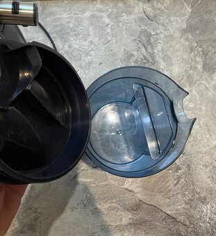 Odšťavovač Bosch MES3500 - 10