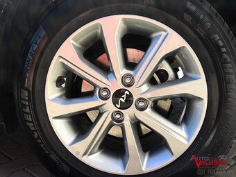 Kia Stonic 1.2 DPi, manuál, Silver + Silver Pack - 10
