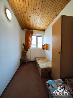 Na predaj podlažný a priestranný penzión v obci Podhájska - 10