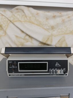 Retro  číslicový multimeter M1T 242A - 10