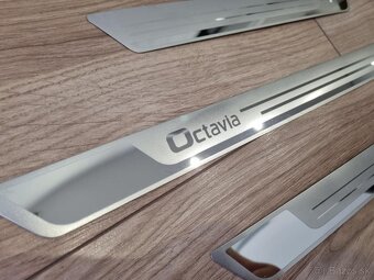 OCHRANNE DEKORACNE LISTY NA PRAHY DVERI - 10