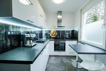 REZERVOVANÉ Na PREDAJ 3 izbový novo-zrekonštruovaný byt na C - 10