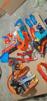 Hot wheels - 10