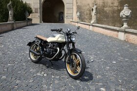 Honda CB 400 Cafe Racer - 10