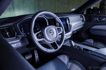 Volvo XC60 B4 diesel AWD R-Design facelift, 2021, ťažné, DPH - 10