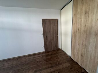 NA PRENÁJOM Exkluzívne bývanie v srdci prírody – Poruba - 10