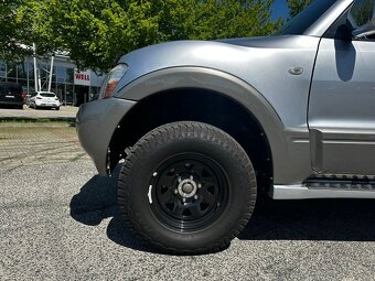Mitsubishi Pajero - 10