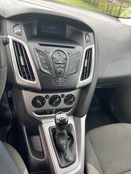 Ford Focus Kombi - 10