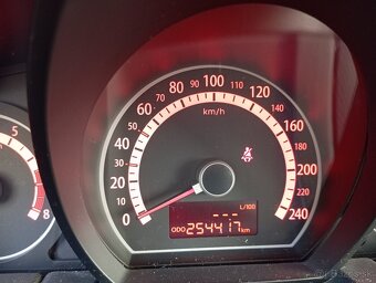 Kia Ceed - 10
