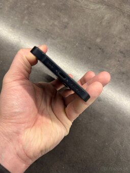 Predam Iphone 12 64gb nahradne diely - 10