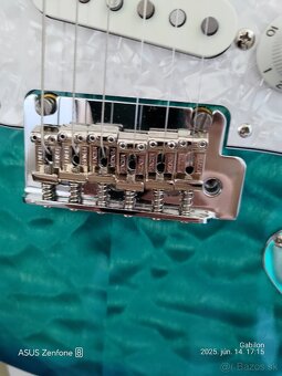FENDER STRATOCASTER JAPAN - 10