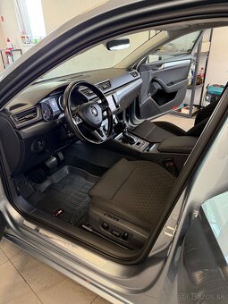 Skoda suoerb combi - 10