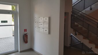 Kramáre, 2-izbový krásny slnečný byt 72 m2 + gar. státie. - 10
