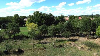 Hronovce – 684 m2 STAVEBNÝ POZEMOK na menší domček/chatu - 10