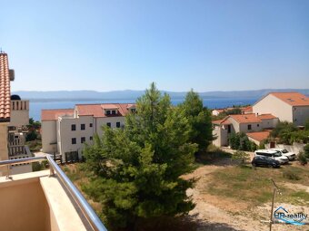 Brač – zariadený apartmán s výhľadom - 10