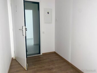 NA PREDAJ 1 IZBOVÝ BYT S BALKÓNOM V KOMÁRNE - 10