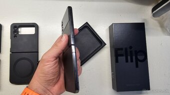 Samsung Galaxy Z Flip 4 dual 256GB -aj vymením - 10