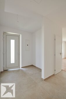 Skolaudovaný 3 izb.byt v dvojdome vo vyhotovení “štandard” - 10