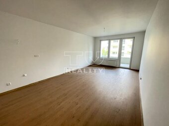 --REZERVOVANÝ-- 3 IZBOVÝ BYT , ZELENÉ VLČINCE, 84m2 - 10