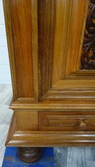 Skriňa starožitná ( 155 ) . - 10