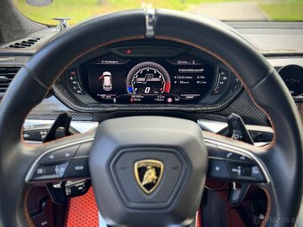 LAMBORGHINI URUS 4.0 V8 - 10