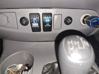 Toyota Hilux 3.0 - 10