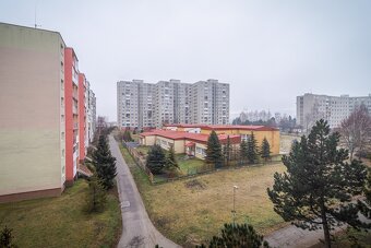 Útulný zariadený 2-izbový byt s balkónom na prenájom - 10