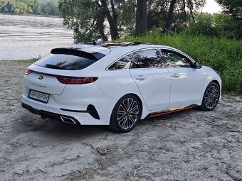 Kia proceed - 10