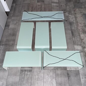 Podstavec zo skla . - 10