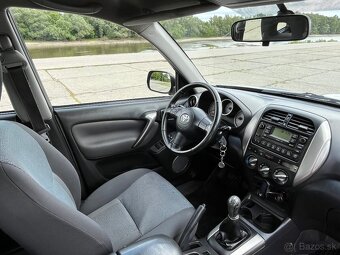 Toyota RAV4 II 2.0 D 4WD (2003) – 85 kW - 10