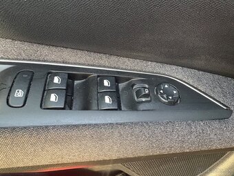 Peugeot 3008 1,6 BlueHdi 88kw - 10