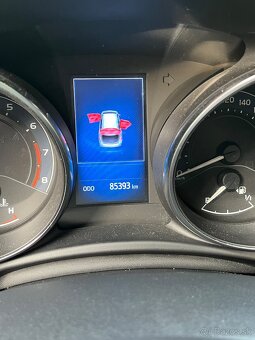 Toyota Auris - 10