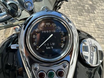 Kawasaki VN800 Classic - 10