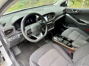 Hyundai Ioniq, 28kWh, SoH 92%, KEYLESS s DPH 13 387,- EUR - 10