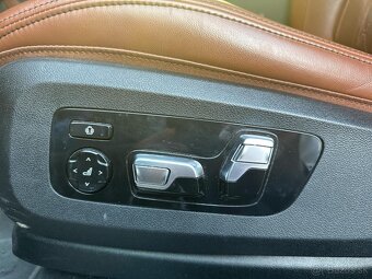 BMW X7 X7 xDrive 40d mHEV AT 250kW340HP A8 - 10