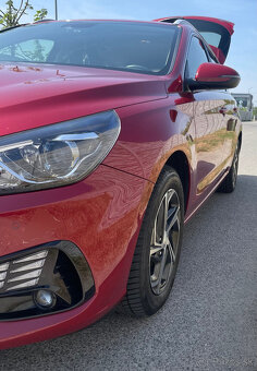 Hyundai i30 CW Kombi 1.6 CRDi Family DTC - 10