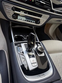 Odstúpim lízing BMW 750i L xdrive individual facelift - 10