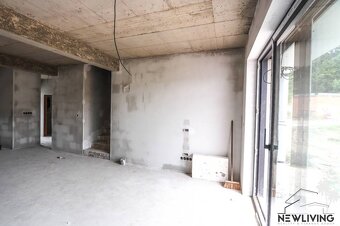 Predaj 4iz. rodinného domu v obci Modrovka vzdialenej 10 km - 10