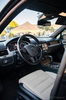 VW TOUAREG 180KW 3.0 TDI - EXCLUSIVE výbava Top stav SK ŠPZ - 10