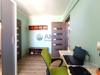 Komfortný 4.izbový byt v samom centre mesta Sereď - 10