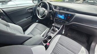 Toyota Auris Touring Sports 1.6 l , benzin - 10