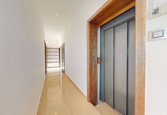 Veľký 3 izb. byt s terasou o výmere 70 m2 a kompletným zaria - 10