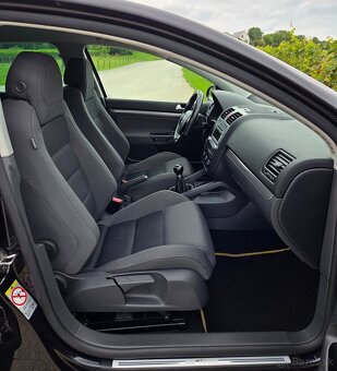 Volkswagen Golf R-Line 1.9 TDI 77KW/105  koní R.V.03/2008 - 10