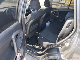 Toyota RAV4 2.2D 4x4 - 10