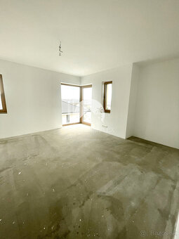 Reality KOMPLEX s.r.o. Vám ponúka luxusný rodinný dom v prém - 10