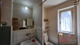 1 izbový priestranný byt v centre mesta Nitra - 10